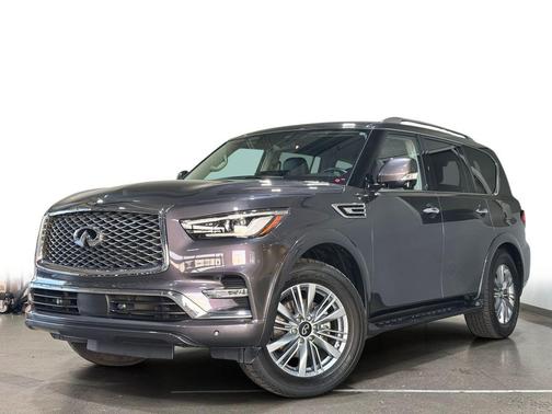 2022 INFINITI QX80 Luxe