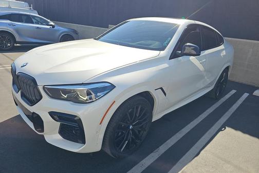 Mineral White Metallic 2023 BMW X6 M50i