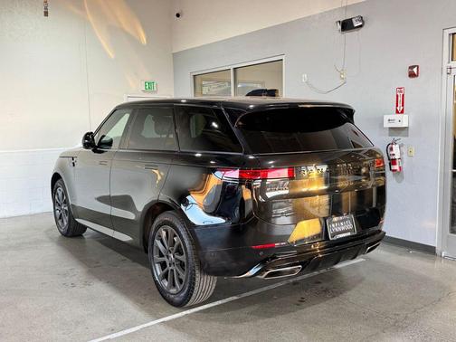 2024 Land Rover Range Rover Sport SE