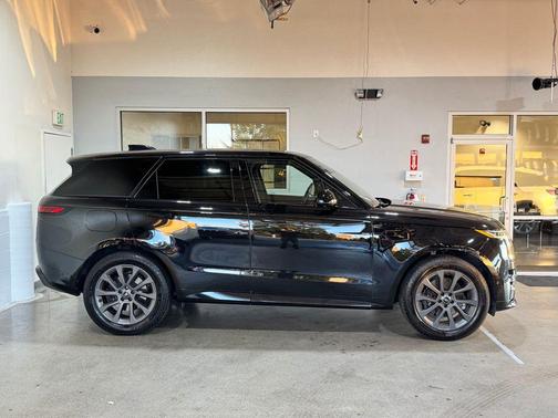 2024 Land Rover Range Rover Sport SE