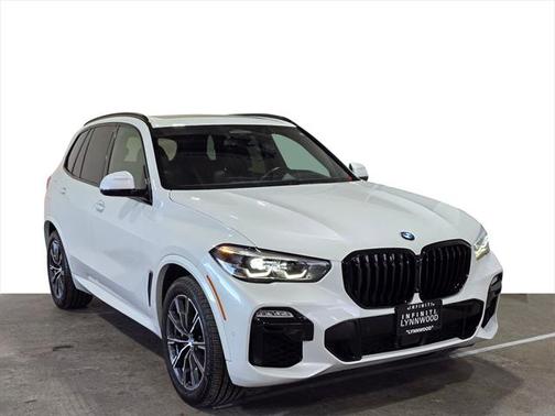 2021 BMW X5 M50i