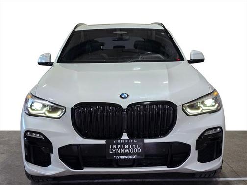 2021 BMW X5 M50i