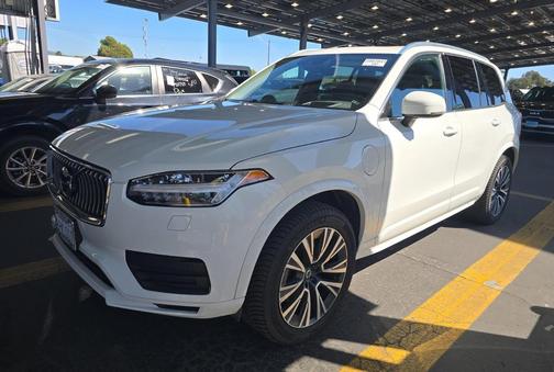 Ice White 2020 Volvo XC90 Hybrid T8 Momentum 7 Passenger
