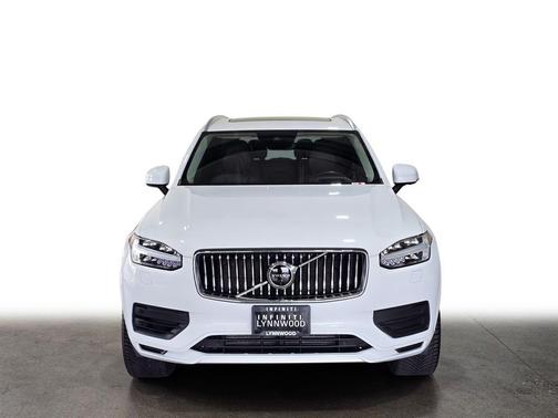 Ice White 2020 Volvo XC90 Hybrid T8 Momentum 7 Passenger