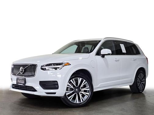 Ice White 2020 Volvo XC90 Hybrid T8 Momentum 7 Passenger