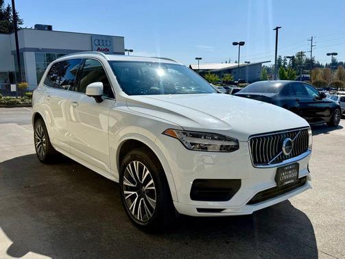 Ice White 2020 Volvo XC90 Hybrid T8 Momentum 7 Passenger