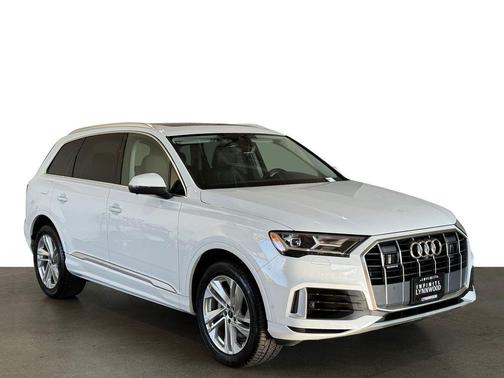 2022 Audi Q7 55 Premium Plus