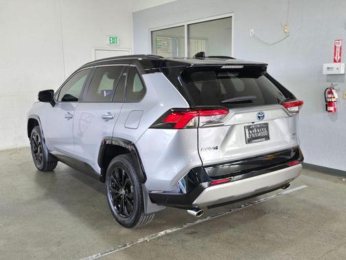 2024 Toyota RAV4 Hybrid SE