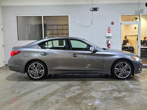 2015 INFINITI Q50 Premium