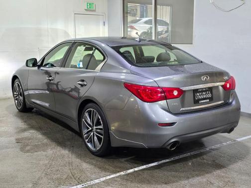 2015 INFINITI Q50 Premium