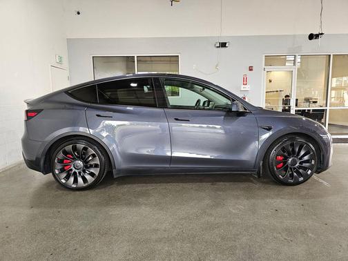 2022 Tesla Model Y Performance Dual Motor All-Wheel Drive
