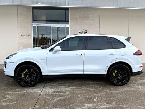 2017 Porsche Cayenne Cayenne S E-Hybrid Platinum Edition