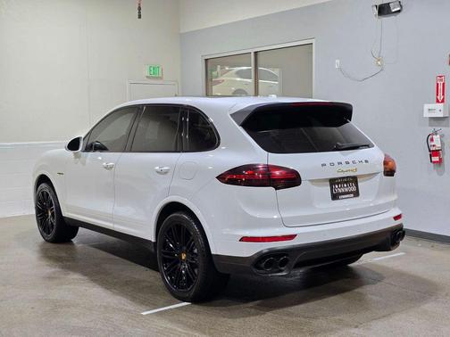 2017 Porsche Cayenne Cayenne S E-Hybrid Platinum Edition