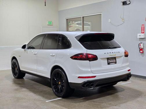 2017 Porsche Cayenne Cayenne S E-Hybrid Platinum Edition