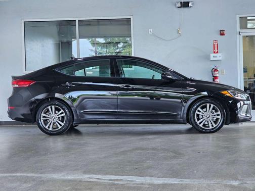 Phantom Black 2018 Hyundai ELANTRA SEL