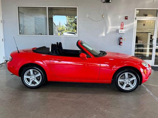 2006 Mazda MX-5 Miata Touring