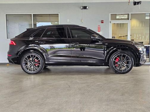 Night Black 2021 Audi Q8 55 Prestige
