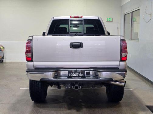 2005 Chevrolet Silverado 2500 LT H/D Crew Cab