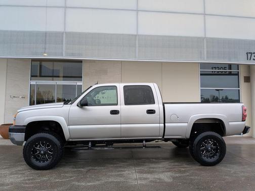 2005 Chevrolet Silverado 2500 LT H/D Crew Cab