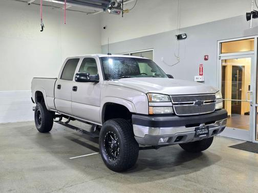 2005 Chevrolet Silverado 2500 LT H/D Crew Cab