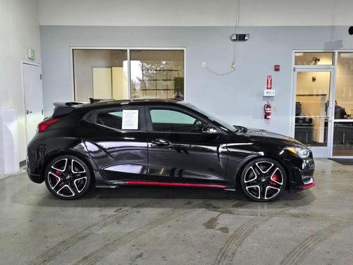 2019 Hyundai Veloster Base