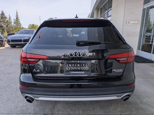 Mythos Black Metallic 2017 Audi A4 allroad 2.0T Premium