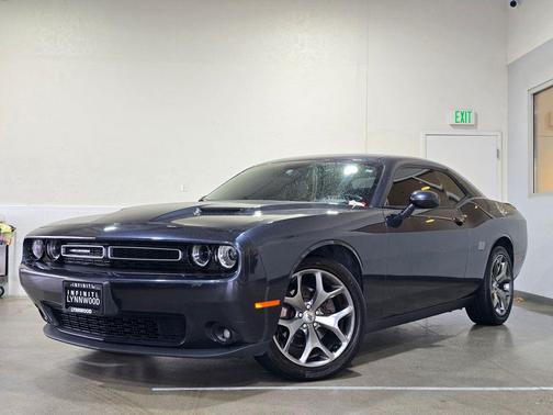 2017 Dodge Challenger SXT
