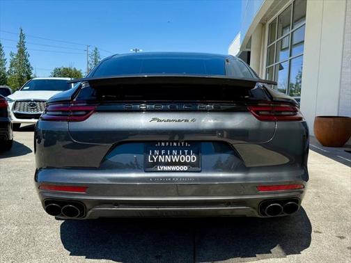 2018 Porsche Panamera E-Hybrid 4