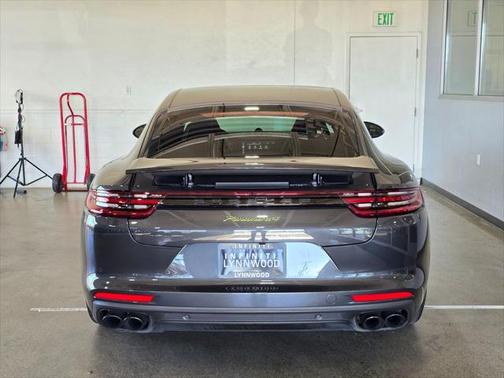 2018 Porsche Panamera E-Hybrid 4