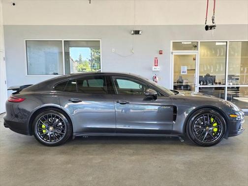 2018 Porsche Panamera E-Hybrid 4