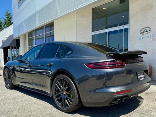 2018 Porsche Panamera E-Hybrid 4