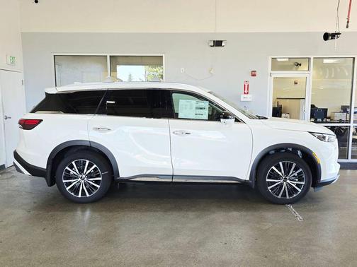 2025 INFINITI QX60 SENSORY