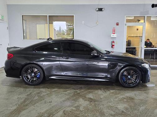 Black Sapphire Metallic 2016 BMW M4 Base