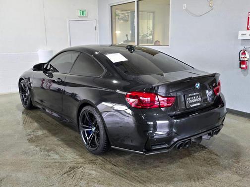 Black Sapphire Metallic 2016 BMW M4 Base