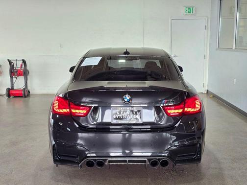 Black Sapphire Metallic 2016 BMW M4 Base
