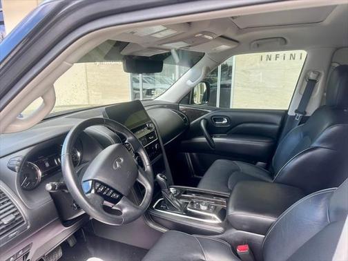 2022 INFINITI QX80 Luxe