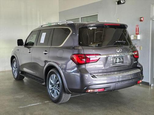 2022 INFINITI QX80 Luxe