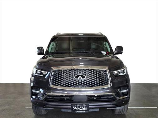 2022 INFINITI QX80 Luxe