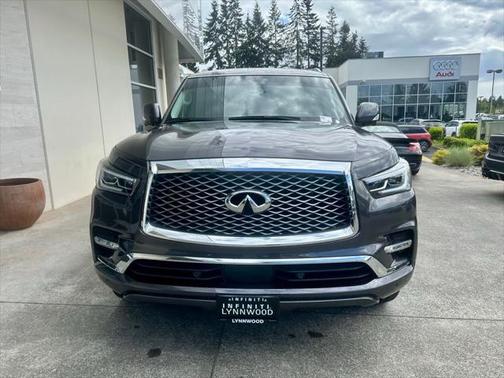 2022 INFINITI QX80 Luxe