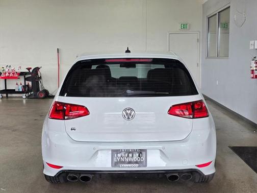 2016 Volkswagen Golf R 4-Door
