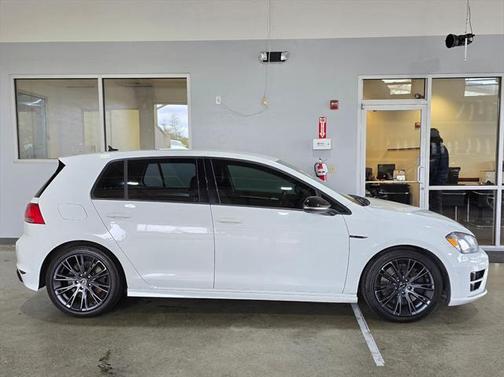 2016 Volkswagen Golf R 4-Door