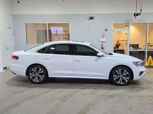 2022 Volkswagen Passat 2.0T SE