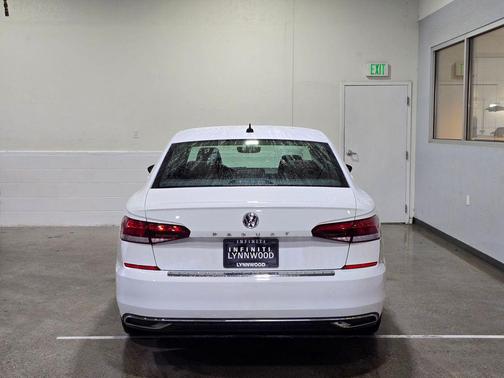 2022 Volkswagen Passat 2.0T SE