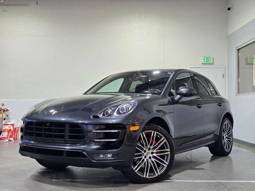 2017 Porsche Macan Turbo