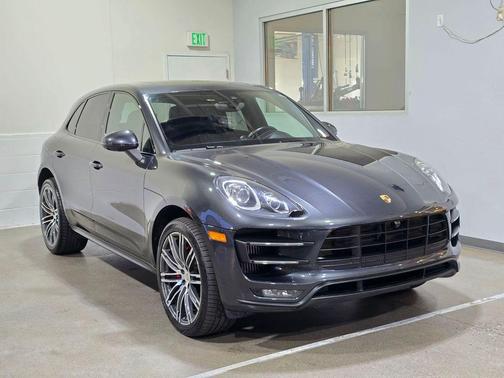 2017 Porsche Macan Turbo
