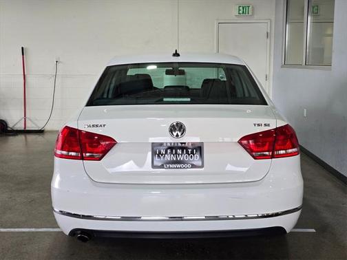 2015 Volkswagen Passat 1.8T Auto SE w/Sunroof & Nav
