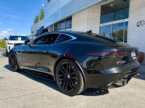 2016 Jaguar F-TYPE R
