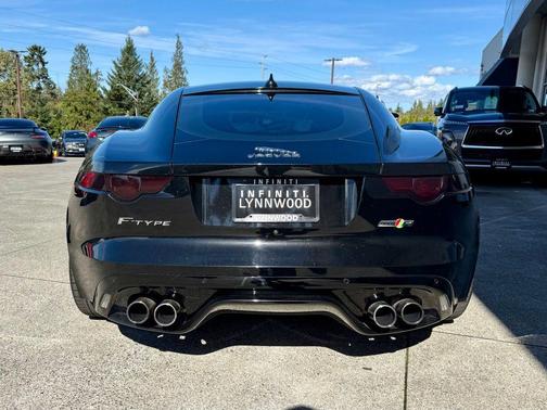 2016 Jaguar F-TYPE R