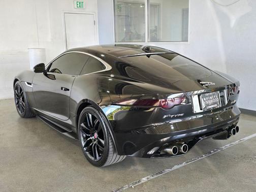 2016 Jaguar F-TYPE R