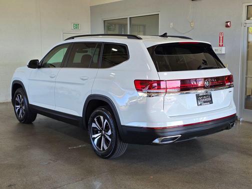 2024 Volkswagen Atlas 2.0T SE